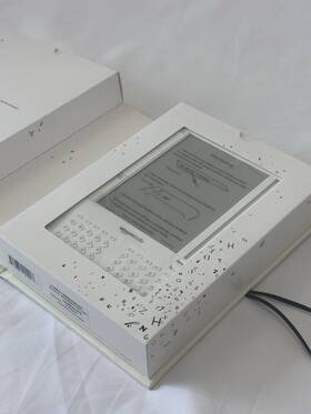 D00111 Amazon Kindle 1st Generation 2007 Sealed Unopened