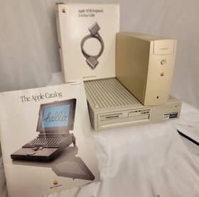 M2115 Apple Mac Vintage Bundle For A Collector/enthus. Fully Functional. See Details