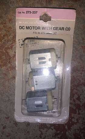 273-237 Archer Dc Motor W. Gear Qty. 3 Not Tested 1.5 To 4.5 Operating Voltage