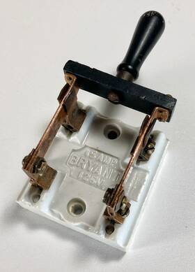 5133 B.e. Co. Antique Porcelain Knife Switch - 15 Amp 125v