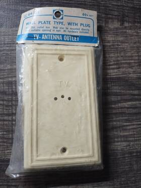 U4-333 Calectro Corporation Vintage Corp Tv-antenna Outlet Wall Plate Type With Plug Cat
