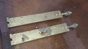 Cp07sb6 Cde Lot Of Two - Capacitor Application Mounting Hardware Clamp