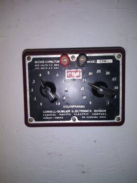 Cdb2 Cornell Dubilier Vintage Cornell-dubilier Electronics Decade Capacitor Box Model Cbd Pre-owend
