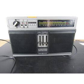 8-6581a General Electric Fm/am Stereo Radio 8 Track Player Ac Dc Operated