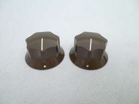 S-648 Kurz Kasch Brown 1 1/4 Inch Fluted Ribbed Equipment Ham Radio Knob Pair 403
