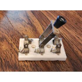 9199 Leviton Antique Porcelain Double Pole Knife Blade Switch