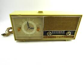 1950d Montgomery Ward Wards Airline Vintage 1950s Am/fm Clock Radio Solid State Works