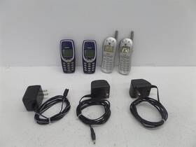 3360 Motorola And Nokia 120e/3360 Mixed Lot Of 4 - Vintage 120e Cell Phones