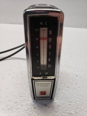 R-132 Panasonic Vintage 8 Transistor Am Radio W. Strap Model