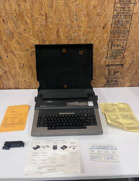 Rk-t40 Panasonic Vintage Electronic Typewriter T40 Untested/open Box