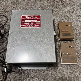 Rt-400 Perma-power R-242 Radio Remote Control Model With 2 Remotes As-is