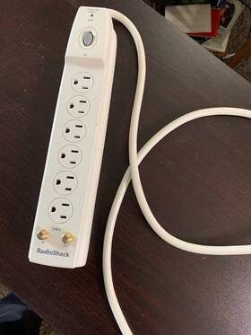 61-405 Radioshack 6 Outlet 125vac 60hz Power Strip With Cable And Phone
