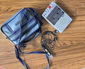 Ctr-75 Radioshack Realstic Voice Activated Cassette Tape Recorder And 8 Sony Tapes
