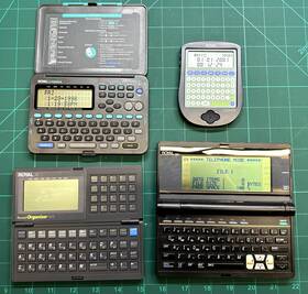 Dm2160 Royal Lot Of 4 Pcs Electronic Organizers/pdas. Pn Dm120 Dm134 Expert