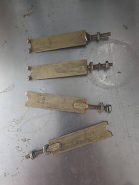 Cp07sb3 Sangamo Vtg. Oil Capacitors Lot Of 4 Mount Blade Brackets Hold-down