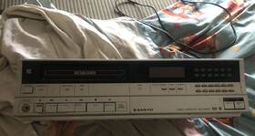 4590 Sanyo Betacord Tape Player/record Vcr Tv Clock Timer Model Vintage