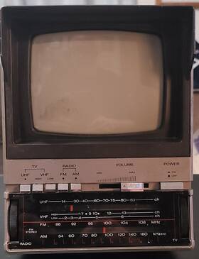 580.50290450 Sears Vintage 1985 Portable 5 Inch B&w Sr3000 Am/fm Tv - Retro Gaming Tested