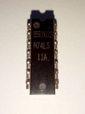 N74ls11a Signetics Dip-14 Pin Date-code 1974 Integrated Circuit Ic Chip Rare