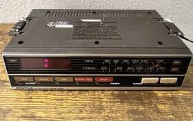 0116-64 Spartus Vintage Model # 0116 Under The Cabinet Am / Fm Clock Radio Working