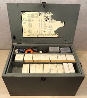 3446 United States Navy Wwii Usn Operating Spare Parts Model Ata/ara Equipment Many Org. Components