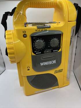 Fl-200 Windsor 016909200014 The Protector Model Amfm Flashlight Radio And Cassette Player