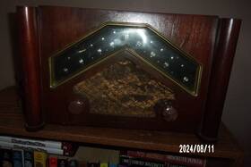 6d029 Zenith Vintage 1946 Tube Table Radio Model Powers On