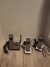 At&t CL82309 Dect 6.0 Cordless Expandable 3-HANDSET Phone + Id Answering System. Fixed Price $40.00.