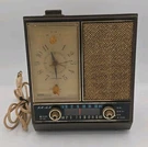 Vintage Montgomery Ward Airline 1940'S Am/fm Radio Clock Tested Works!. Fixed Price $134.09.
