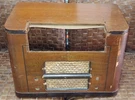 1941 Philco Model 41-240T Wood Cabinet Worig Grill Cloth & Internal Antenna. Fixed Price $48.50.