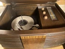 Antique Radio Phonograph Bendix 656A Art Deco Mcm Console Unit Needs Tlc. Fixed Price $68.50.