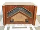 Vintage 1946 Zenith Consol-tone "boomerang" Model 6D029 Am Vacuum Tube Radio. Fixed Price $325.00.