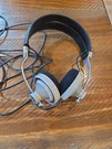 Vintage Pioneer SE-L20 Headphones. Great Shape. Preowned.. Fixed Price $115.00.
